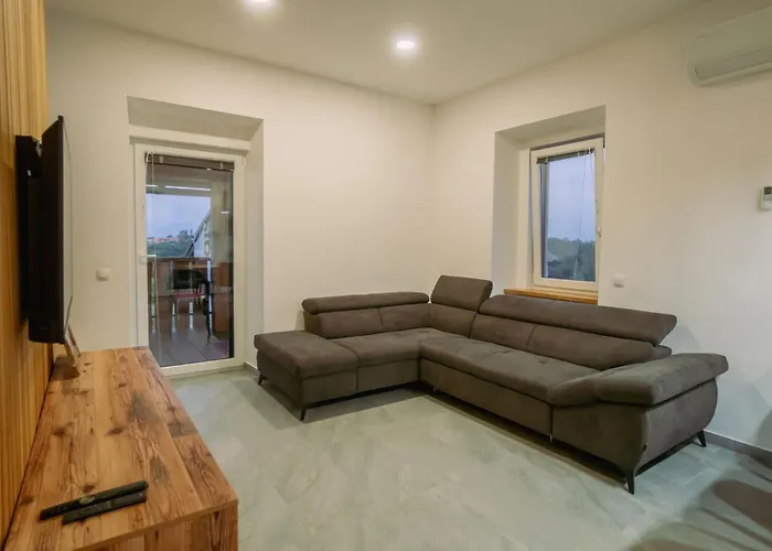 Apartma Eva شقة *